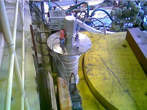 cryostat for neutron spectrometer