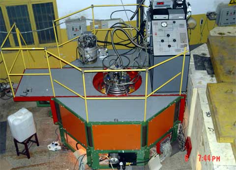 sshaft cryostat and the vacuum system